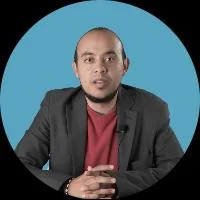 Retrato de Ricardo Enríquez, docente de UDAX